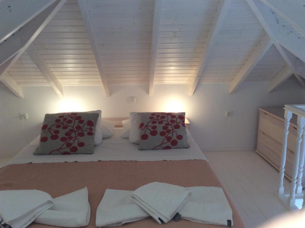 Amalia Harbor Apartment Chalki Town ภายนอก รูปภาพ