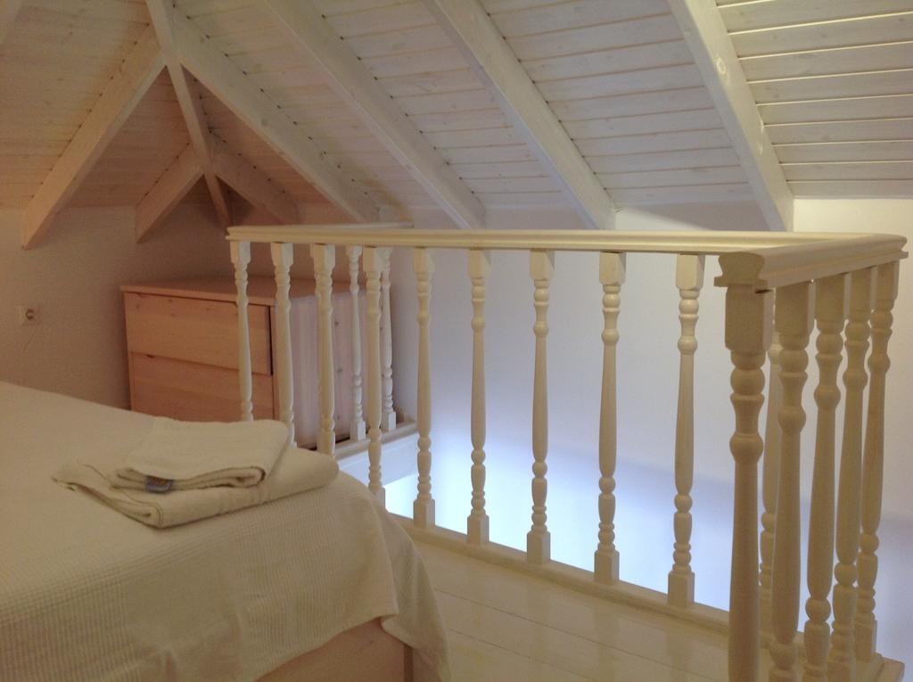 Amalia Harbor Apartment Chalki Town ภายนอก รูปภาพ